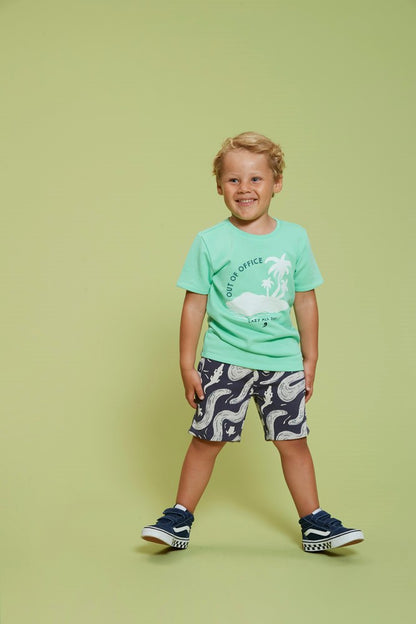 STURDY Sweatshorts Lagoon Legends allover indigo